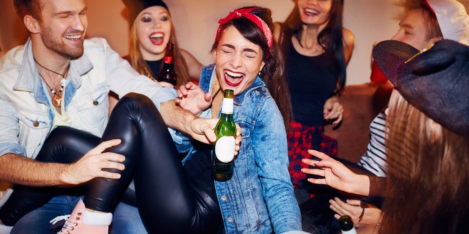 Betrunkene Menschen zeigen ihr wahres Ich Betrunkene Menschen zeigen ihr wahres Ich