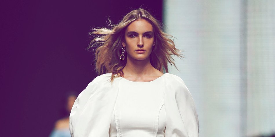 Puffärmel: So trägt man den neuen Statement-Look 2021 Puffärmel: So trägt man den neuen Statement-Look 2021