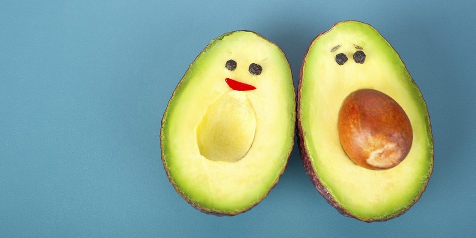 Warum Du den Avocadokern ESSEN solltest Warum Du den Avocadokern ESSEN solltest