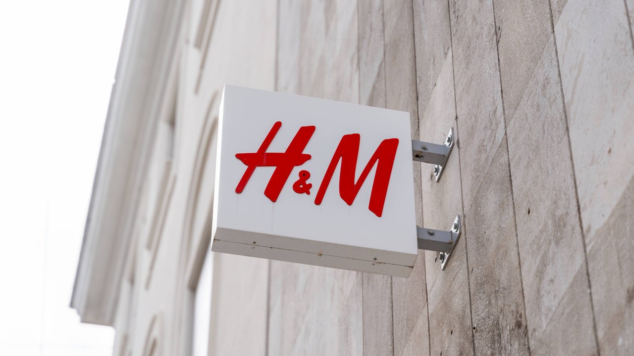 Bei H&M findest du aufregende Chelsea Lazkani Looks. Bei H&M findest du aufregende Chelsea Lazkani Looks.