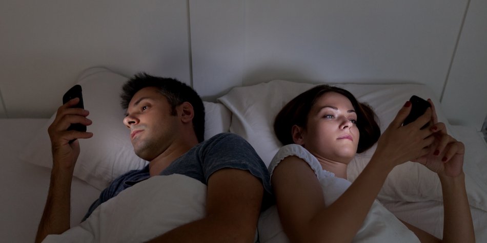 Hallo Zukunft! W-LAN ist uns wichtiger als Sex Hallo Zukunft! W-LAN ist uns wichtiger als Sex