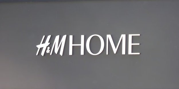 Dieser Metallblumenkasten von H&M Home ist ideal für den Balkon