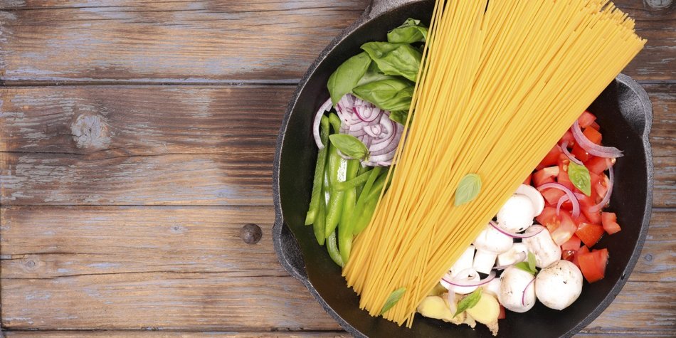 One Pot Pasta mit Paprika und Tomaten One Pot Pasta mit Paprika und Tomaten