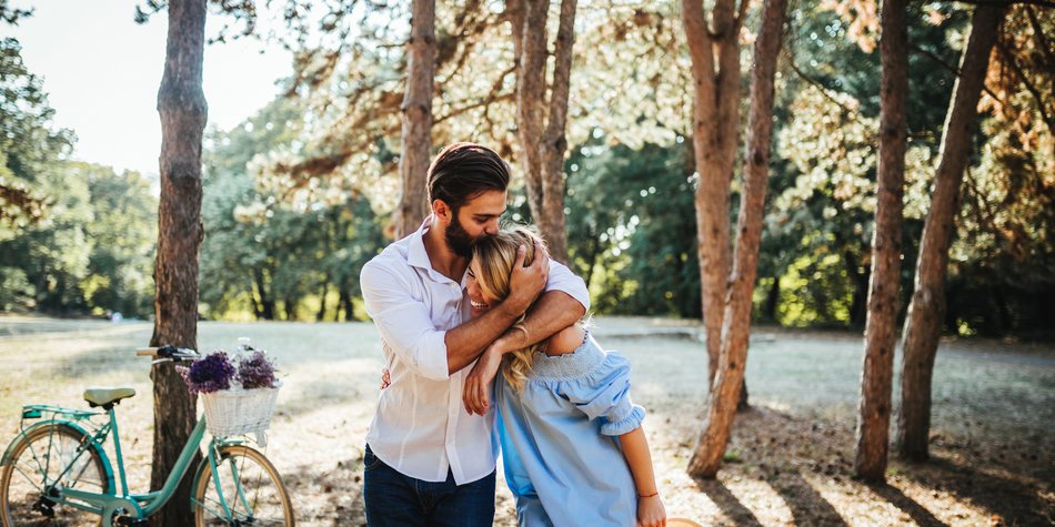 Diese Gesten von Frauen sind heißer als Sex Diese Gesten von Frauen sind heißer als Sex