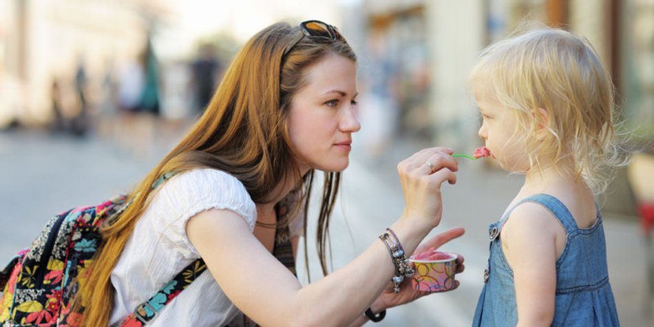Betreuung durch den Babysitter Betreuung durch den Babysitter