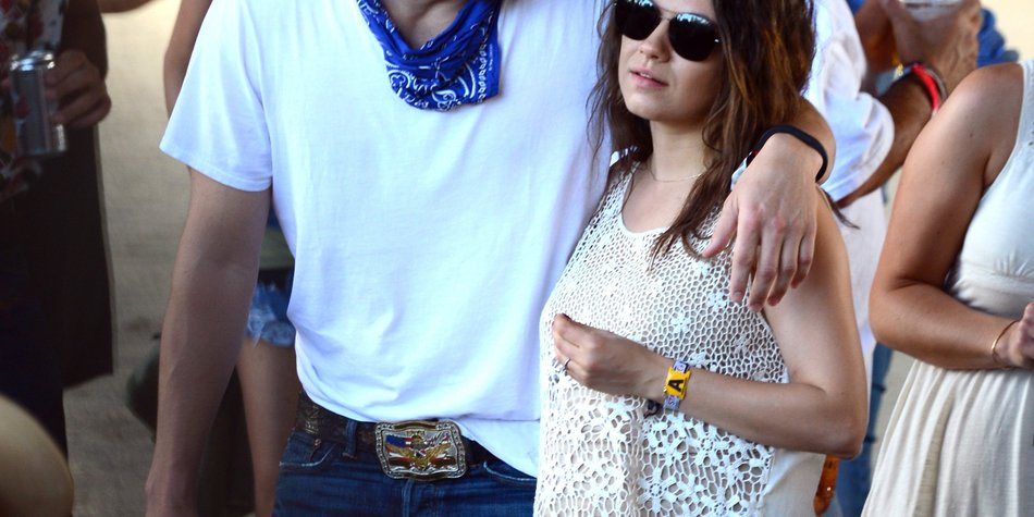 Ashton Kutcher und Mila Kunis flittern im Campingwagen Ashton Kutcher und Mila Kunis flittern im Campingwagen