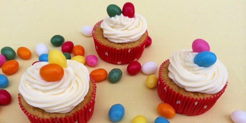 Kunterbunte Oster-Cupcakes Kunterbunte Oster-Cupcakes