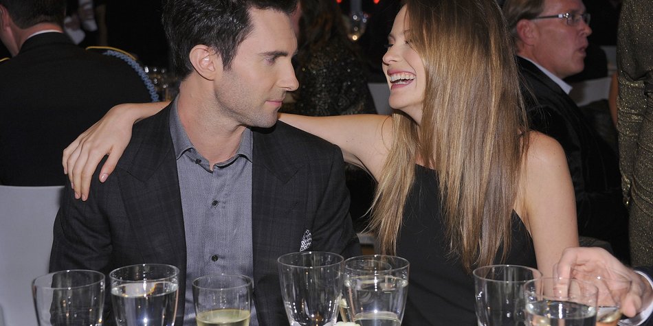 Adam Levine: So romantisch war sein Antrag! Adam Levine: So romantisch war sein Antrag!