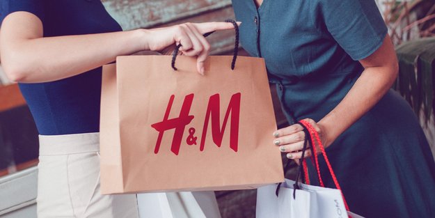 Mit diesen 5 Teilen von H&M rockst du den Look von Mel aus Virgin River