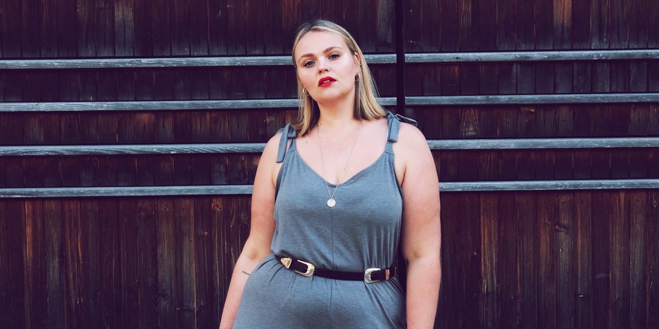 Plus-Size-Model Charlotte Kuhrt: „Dicksein war schlimm für mich“ Plus-Size-Model Charlotte Kuhrt: „Dicksein war schlimm für mich“