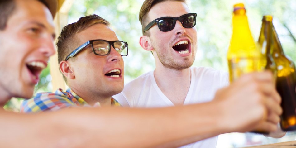 Worauf stehen Frauen? Bad Boy oder Nice Guy? Worauf stehen Frauen? Bad Boy oder Nice Guy?