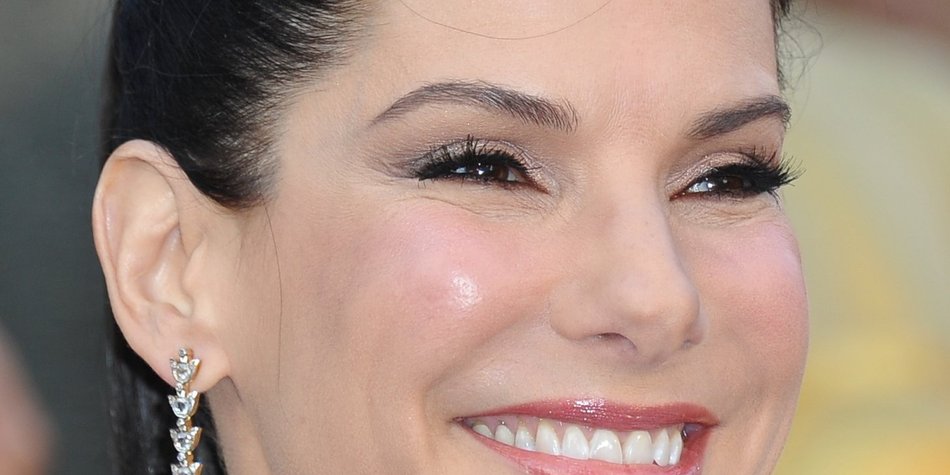 Oscars 2012: Sandra Bullock extrem glattgebügelt Oscars 2012: Sandra Bullock extrem glattgebügelt
