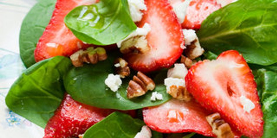 Spinatsalat mit Erdbeeren Spinatsalat mit Erdbeeren