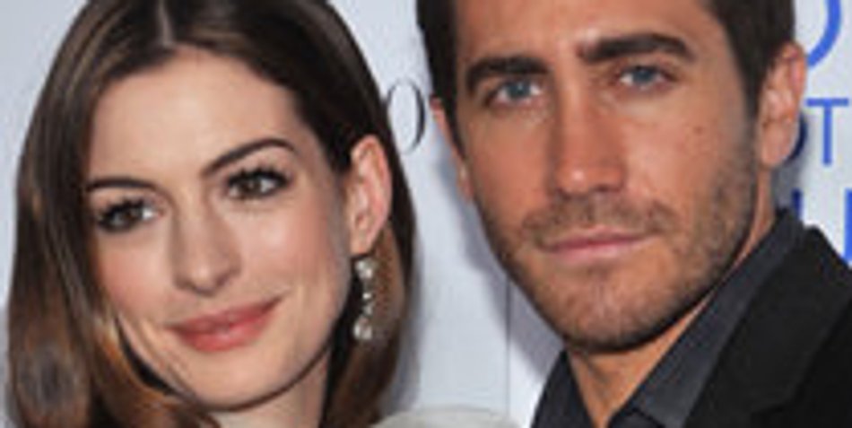 Anne Hathaway & Jake Gyllenhaal: Oben ohne auf einem Cover Anne Hathaway & Jake Gyllenhaal: Oben ohne auf einem Cover