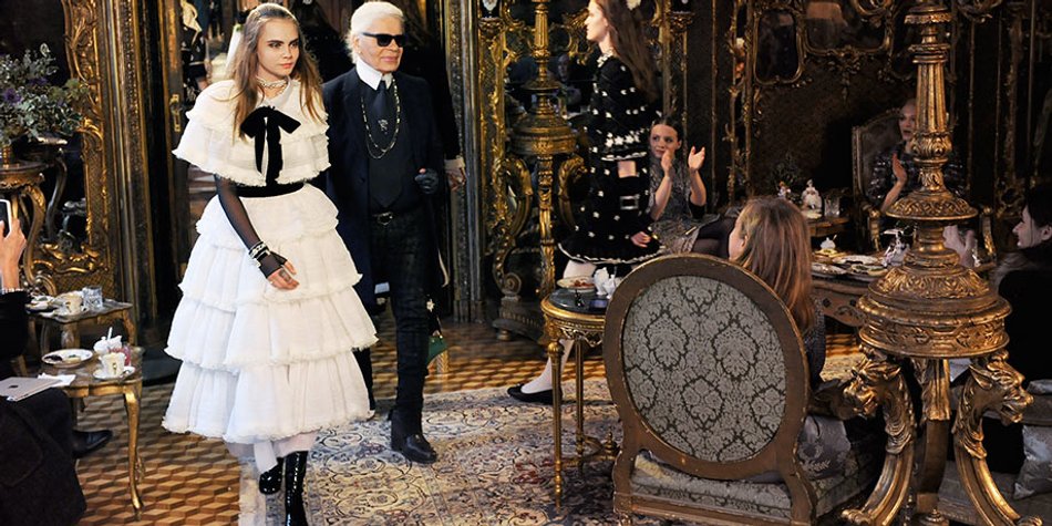 Chanel Métiers d’Art: Kaiserlicher Trachtenumzug in Salzburg Chanel Métiers d’Art: Kaiserlicher Trachtenumzug in Salzburg