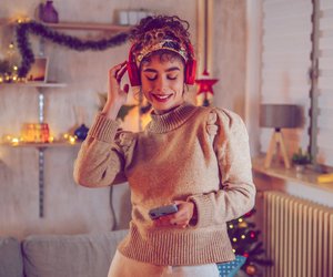 Psychologie: Was es über dich aussagt, wenn du schon früh Weihnachtsmusik hörst