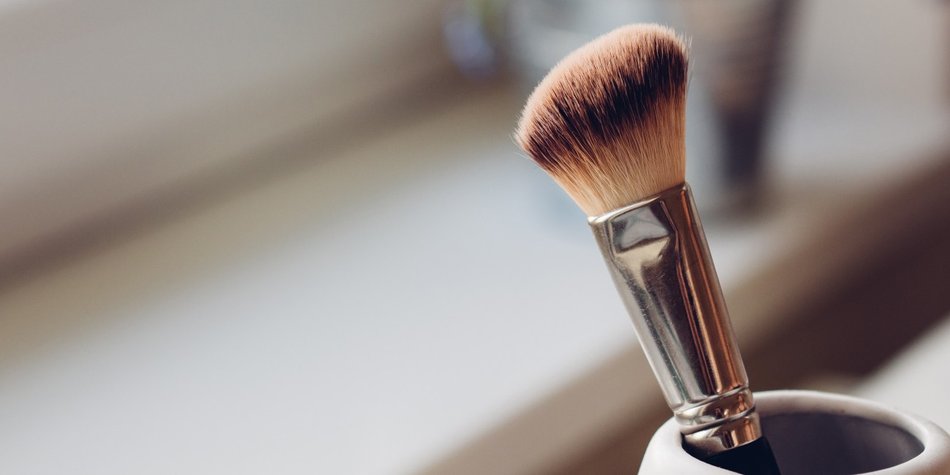 Make-up-Pinsel reinigen: So einfach geht's Make-up-Pinsel reinigen: So einfach geht's