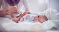 Nabelbruch beim Baby: Wie gefährlich ist das?