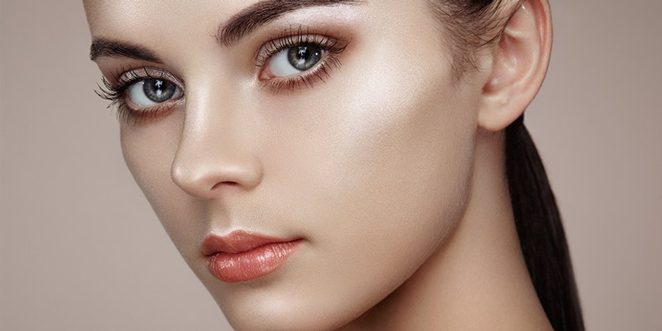 Schwarz auf Weiss: Voluminöse Wimpern dank Primer Schwarz auf Weiss: Voluminöse Wimpern dank Primer