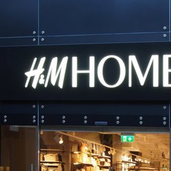 Diese Decke von H&M Home ist perfekt für den Frühling