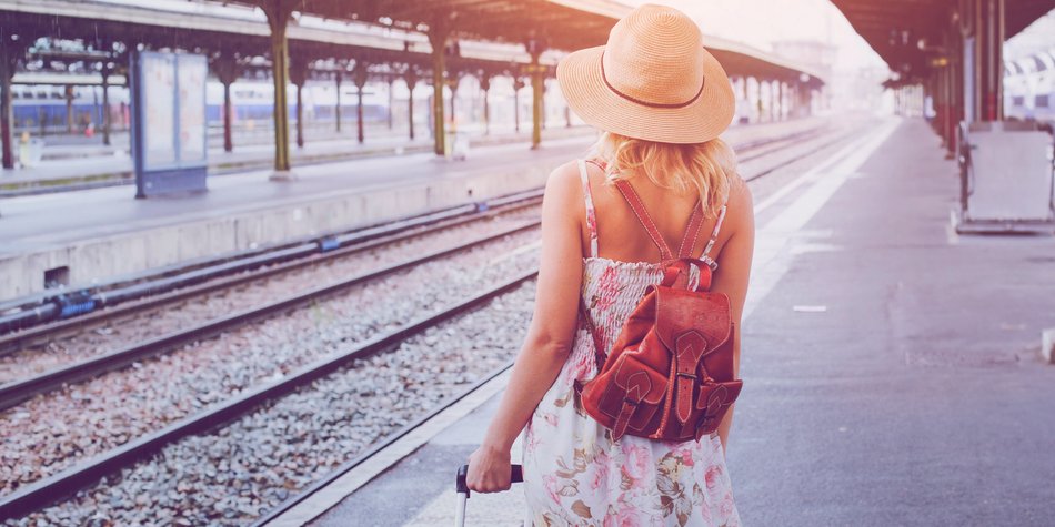 Nachhaltig reisen: 9 Tipps, mit denen du deinen CO2-Fußabdruck klein hältst Nachhaltig reisen: 9 Tipps, mit denen du deinen CO2-Fußabdruck klein hältst