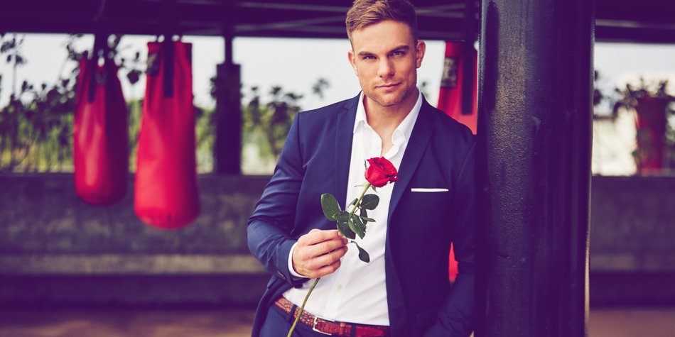 Bachelor Sebastian spricht Klartext über „Schwanen-Attacke“ Bachelor Sebastian spricht Klartext über „Schwanen-Attacke“