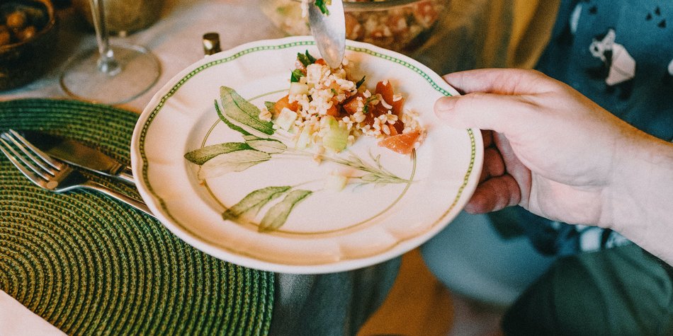 Couscous: Kalorien der Beilage vor und nach der Zubereitung Couscous: Kalorien der Beilage vor und nach der Zubereitung