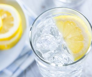 Sauer macht schlank: Zitronenwasser für Diäten