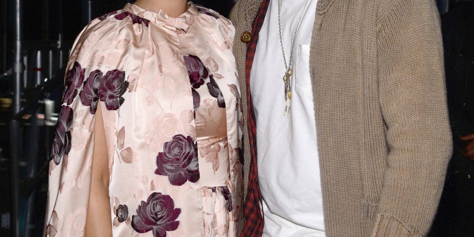 Katy Perry besuchte mit ihrem Freund einen Stripclub Katy Perry besuchte mit ihrem Freund einen Stripclub