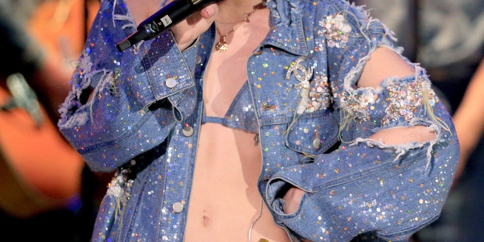 Miley Cyrus präsentiert eine neue Seite Miley Cyrus präsentiert eine neue Seite