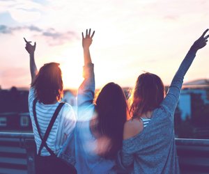 6 Gründe, warum wir in alten Freundschaften auch oft in alte Rollen zurückfallen