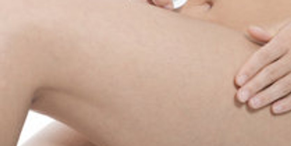 Cellulite bekämpfen - mit Massageroller, Sport, Hormonen und Co. Cellulite bekämpfen - mit Massageroller, Sport, Hormonen und Co.