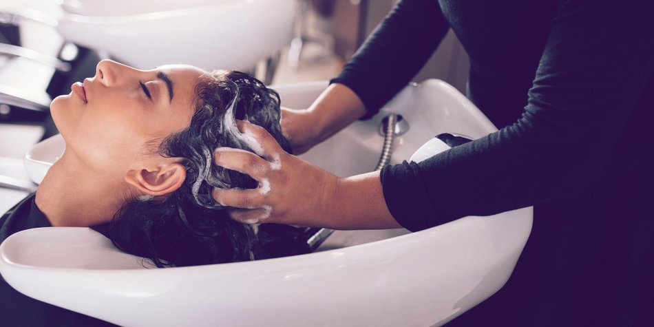 Corona-Krise: So schlimm trifft es Kosmetikerinnen und Friseure Corona-Krise: So schlimm trifft es Kosmetikerinnen und Friseure