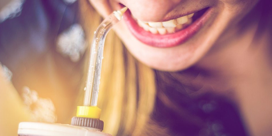 Munddusche: Pflege, die über Zahnbürste und Zahnseide hinaus geht Munddusche: Pflege, die über Zahnbürste und Zahnseide hinaus geht