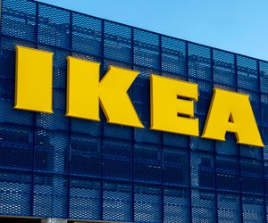 Einfacher Deko-Hack: Diese Ikea-Produkte werden zu einem stylishen Beistelltisch