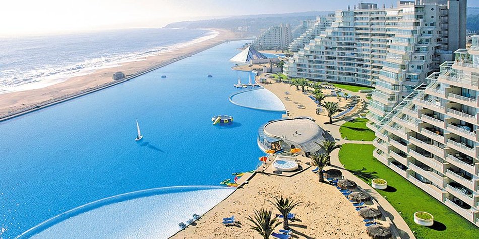 Ein Meer am Meer: Der grösste Swimmingpool der Welt Ein Meer am Meer: Der grösste Swimmingpool der Welt