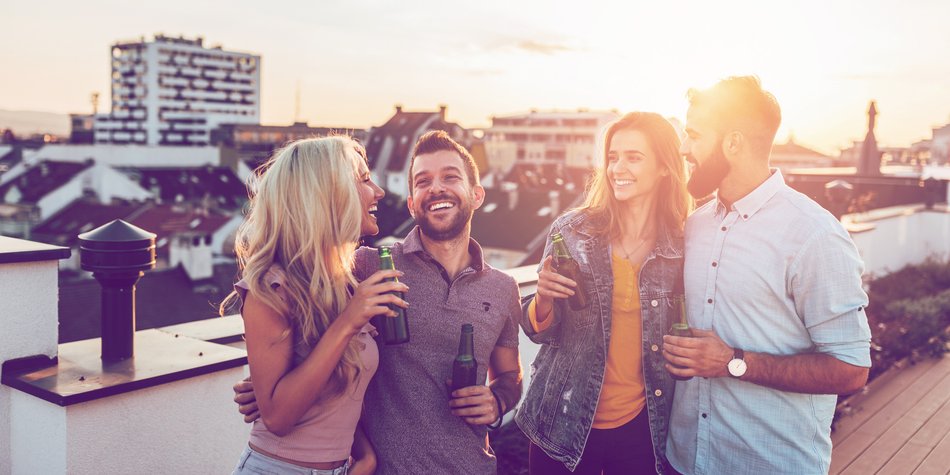 Freundschaft unter Paaren: 3 Vorteile für deine Beziehung Freundschaft unter Paaren: 3 Vorteile für deine Beziehung
