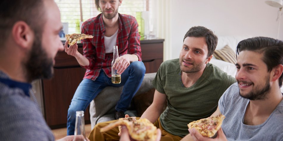 Warum Du ihm den Männerabend lassen musst Warum Du ihm den Männerabend lassen musst
