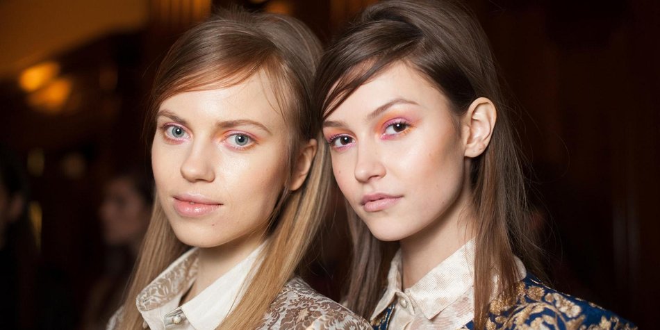 Lidschatten auftragen: 3 neue Ideen von den Beauty-Looks der Fashion Weeks Lidschatten auftragen: 3 neue Ideen von den Beauty-Looks der Fashion Weeks