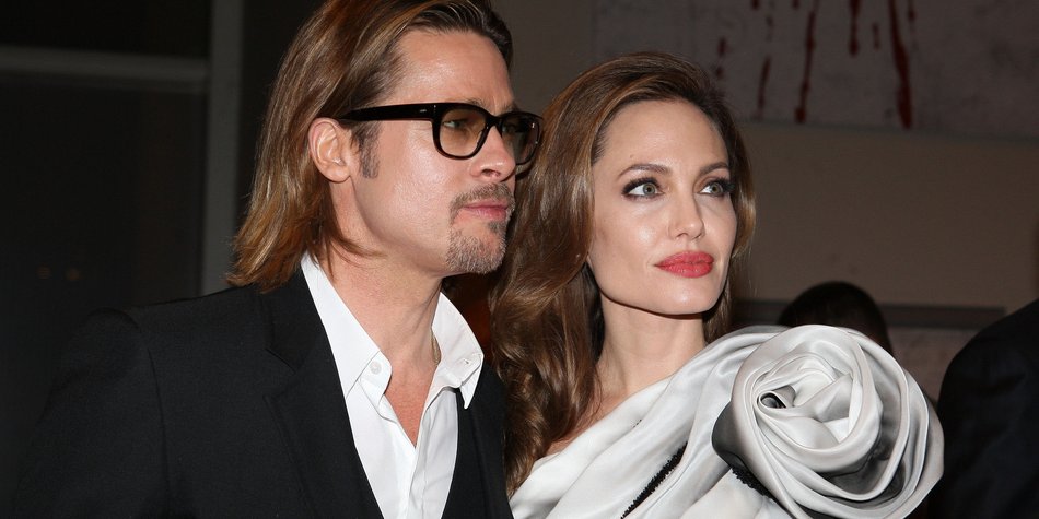Angelina Jolie kauft Brad Pitt einen Helikopter Angelina Jolie kauft Brad Pitt einen Helikopter