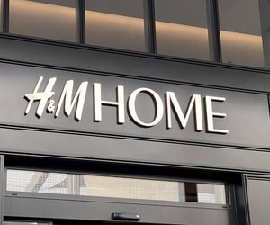 H&M Home überrascht mit genialem Balkon-Pflanzenregal aus Metall