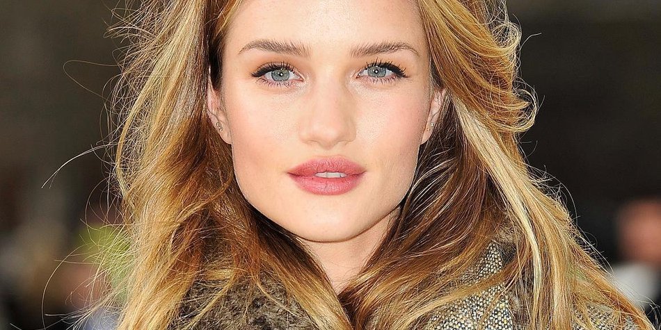Rosie Huntington-Whiteley oben ohne auf Twitter Rosie Huntington-Whiteley oben ohne auf Twitter