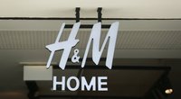 Diese Diese Tischleuchte aus Metall von H&M Home sieht hochpreisig aus