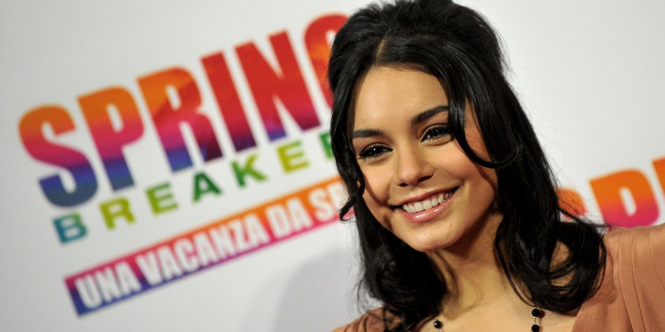 Vanessa Hudgens steht nicht gern Schlange Vanessa Hudgens steht nicht gern Schlange