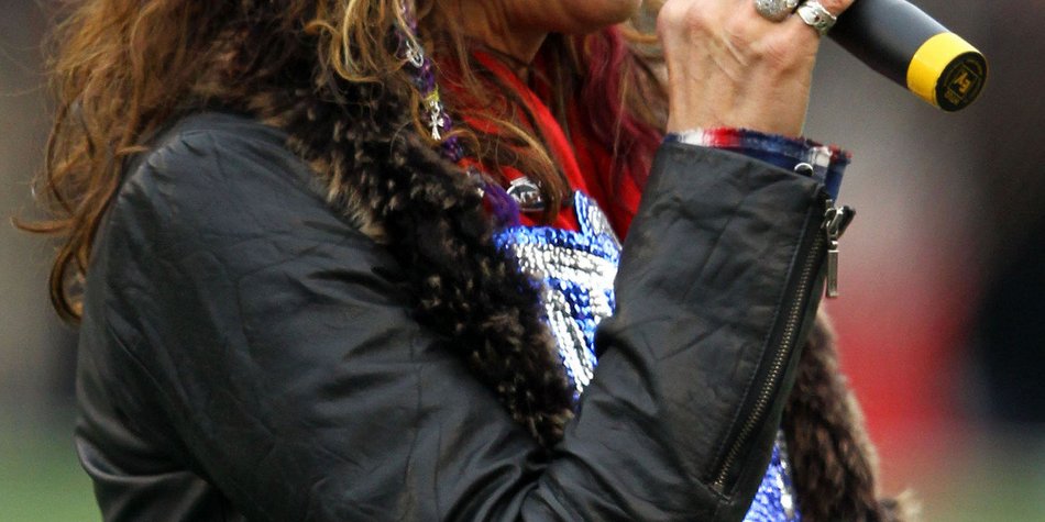 Steven Tyler versagt bei US-Nationalhymne Steven Tyler versagt bei US-Nationalhymne
