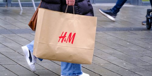 H&M-Home-Blickfang: Dieses Retro-Regal zieht alle Blicke auf sich