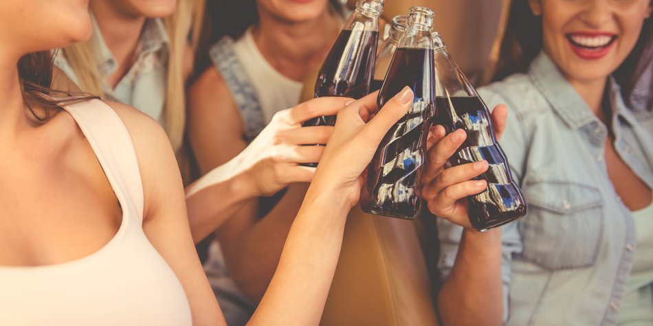 Immer mehr verwenden Coca-Cola als Selbstbräuner Immer mehr verwenden Coca-Cola als Selbstbräuner