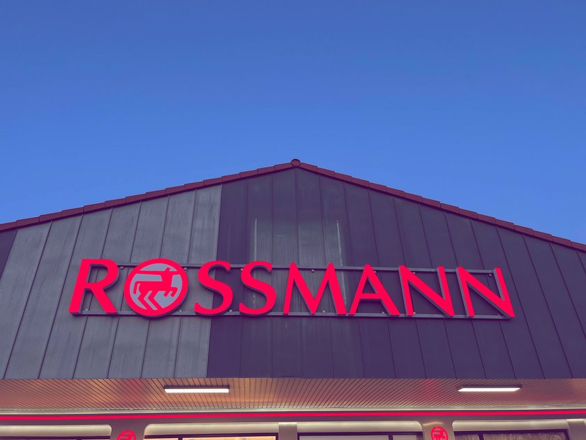 Rossmann-Produkte, die trockene Haare zum Glänzen bringen
