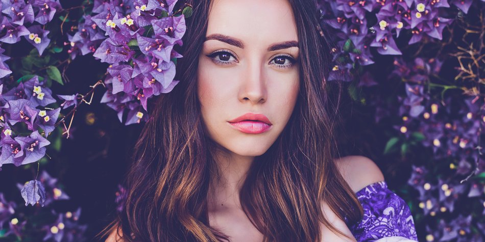 Die 9 großen Haarfarbentrends 2019: Mulberry, Neon & mehr Die 9 großen Haarfarbentrends 2019: Mulberry, Neon & mehr