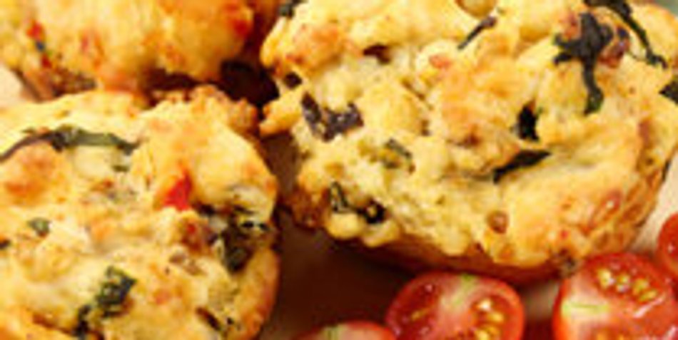 Tomaten-Muffins mit Rosmarin Tomaten-Muffins mit Rosmarin